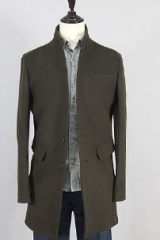 Пальто в классическом стиле с отложенным воротником
